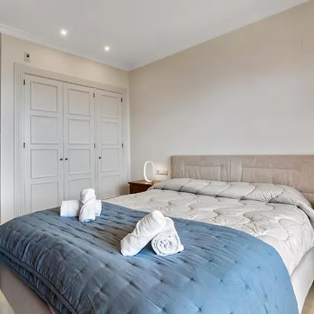 Gadea 10-1-4 Apartment